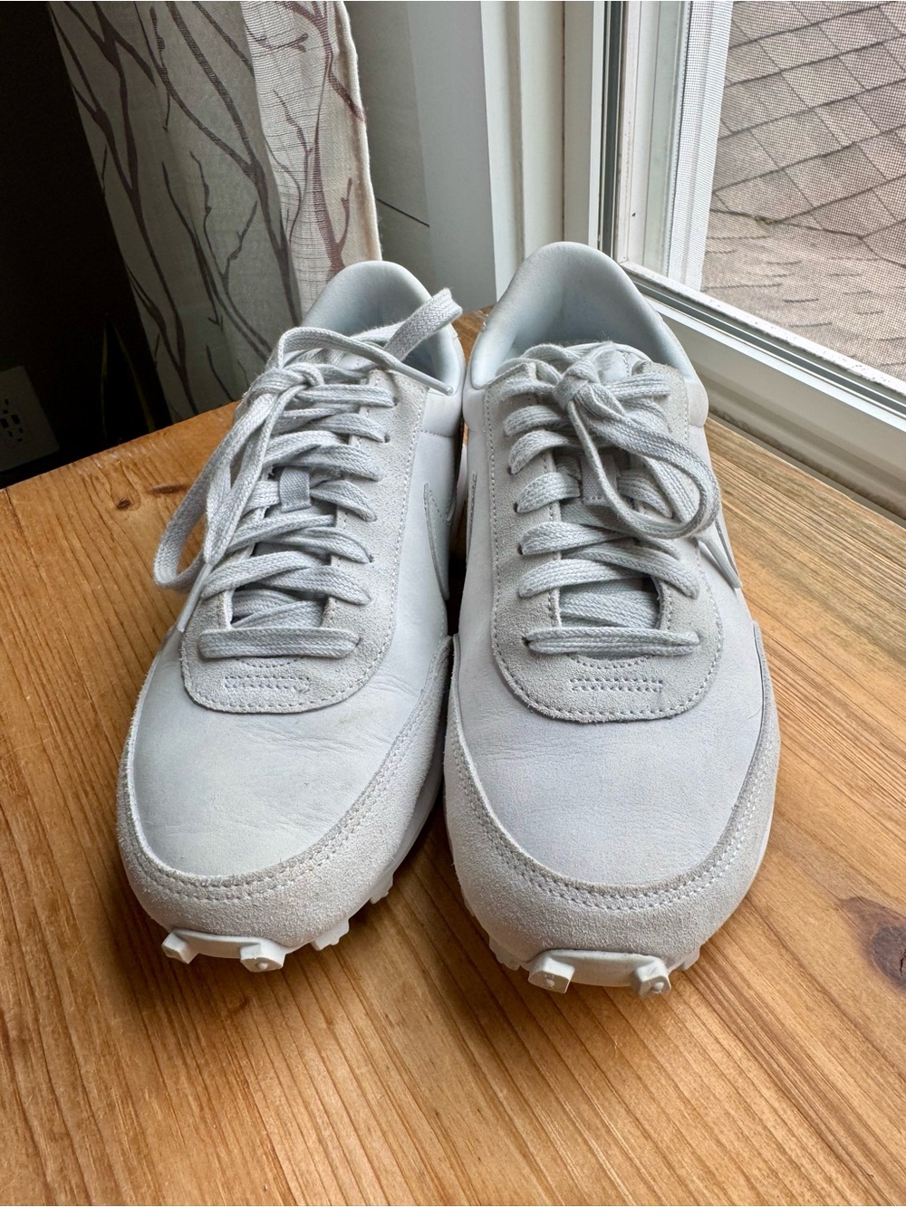 NIKE Daybreak Women’s Photon Dust Sneakers 8 - Picture 9 of 11